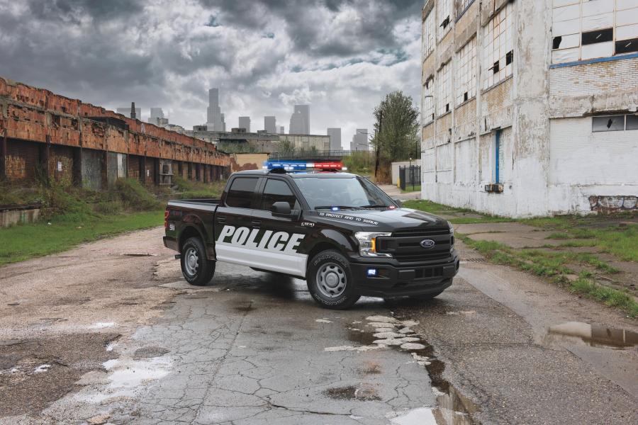  Ford F-150 Special Service Vehicle SuperCrew 2017 года  (фото 1 из 2)
